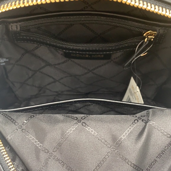 MICHAEL KORS VALERIE MEDIUM PEBBLED LEATHER BACKPACK BLACK COLOR - Picture 10 of 15